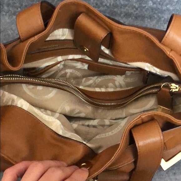 Michael Kors Handbag - Picture 6 of 8